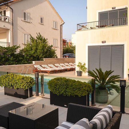 Villa Royale With Shared Pool Hvar Town Eksteriør billede