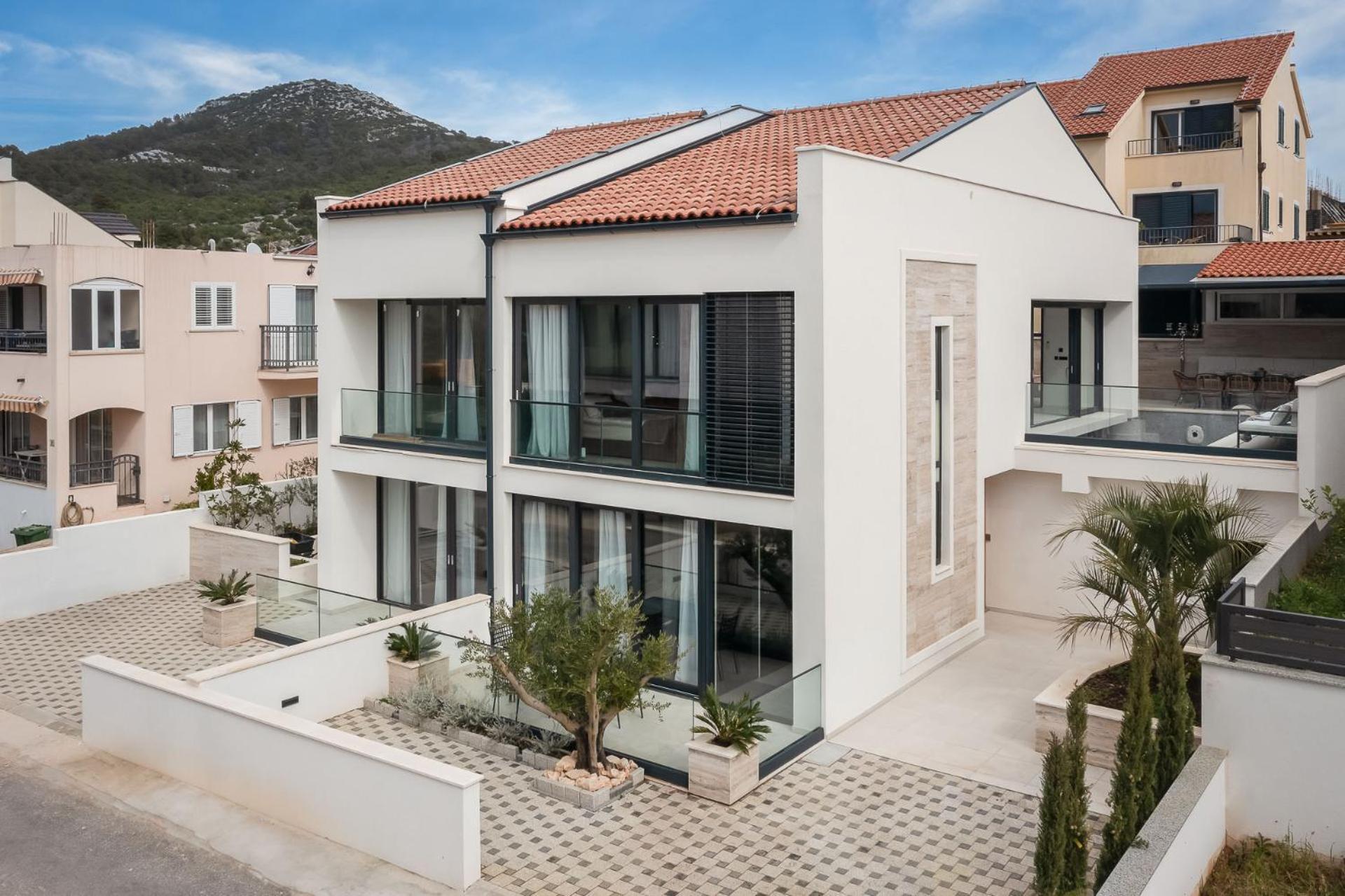 Villa Royale With Shared Pool Hvar Town Eksteriør billede